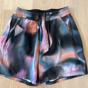 Lululemon Men’s Pace Breaker 5” Multicolor Abstract Print Athletic Shorts